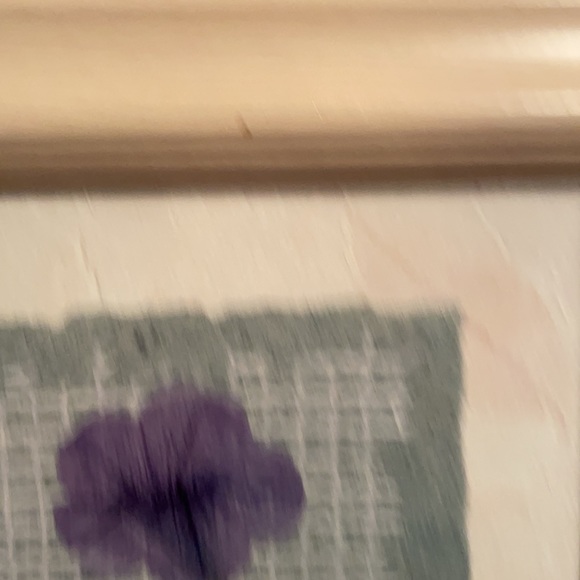 Flower print great addition to any room - Picture 3 of 3